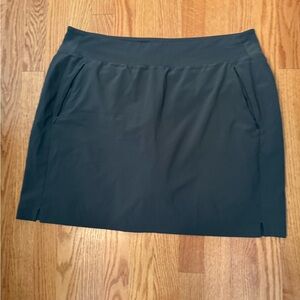 Athleta women’s Tall size 16 dark green skirt